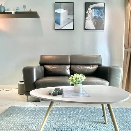 Mansion One Suites - Seaview Modern 2 Bedroom Suites 乔治敦 外观 照片