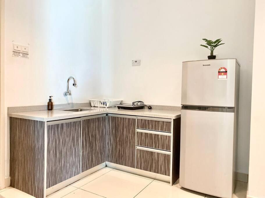 Mansion One Suites - Seaview Modern 2 Bedroom Suites 乔治敦 外观 照片