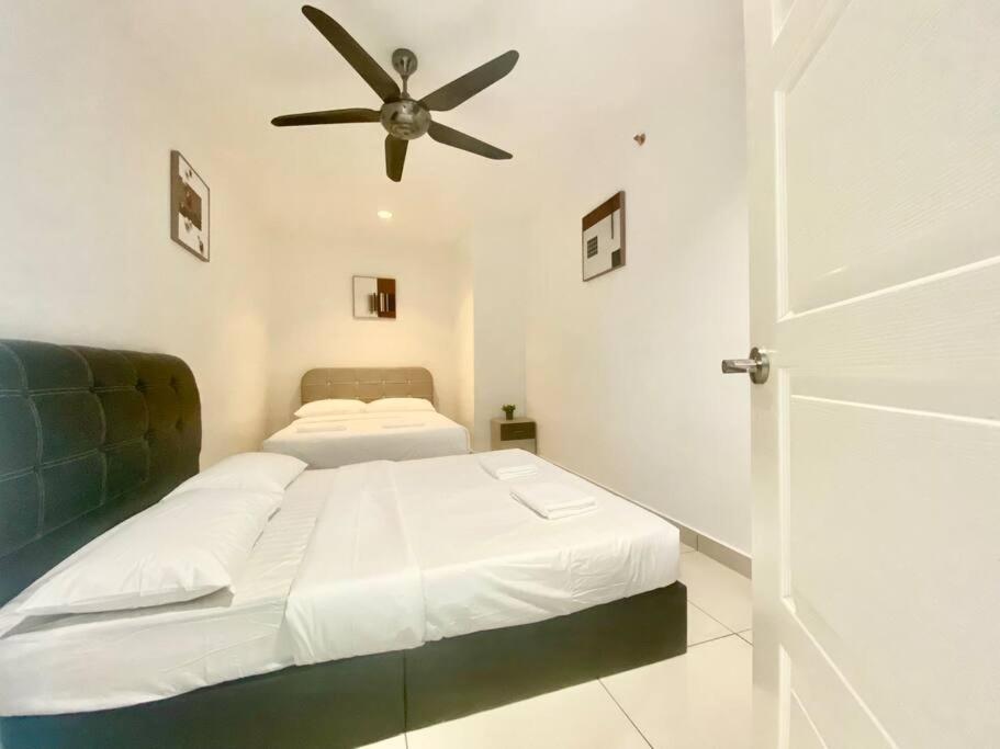 Mansion One Suites - Seaview Modern 2 Bedroom Suites 乔治敦 外观 照片