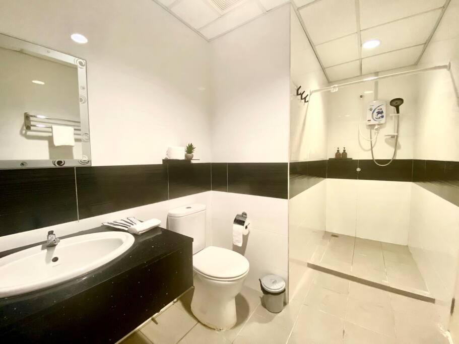 Mansion One Suites - Seaview Modern 2 Bedroom Suites 乔治敦 外观 照片