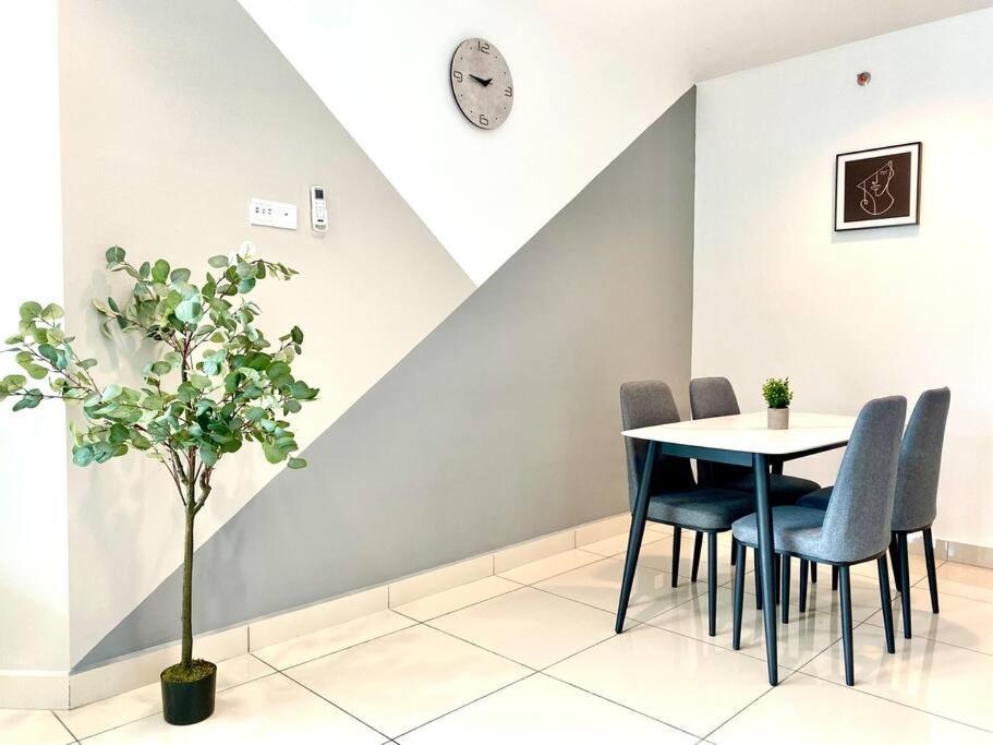 Mansion One Suites - Seaview Modern 2 Bedroom Suites 乔治敦 外观 照片