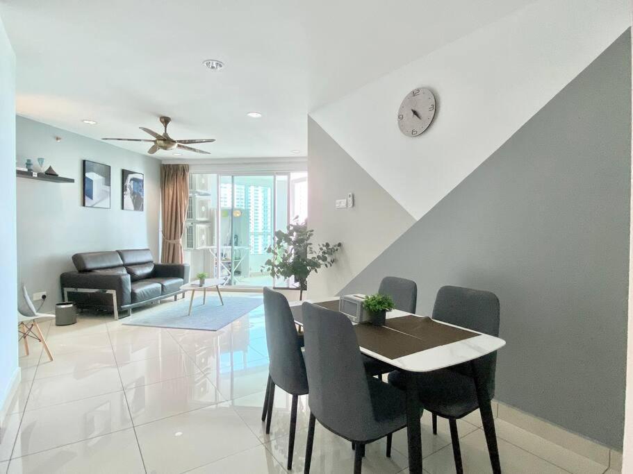 Mansion One Suites - Seaview Modern 2 Bedroom Suites 乔治敦 外观 照片