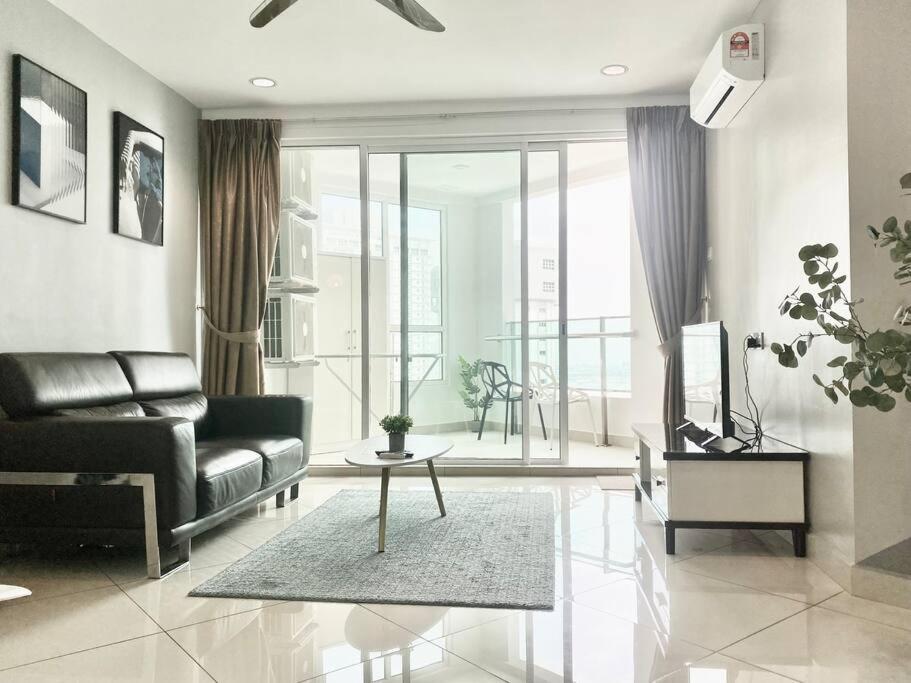 Mansion One Suites - Seaview Modern 2 Bedroom Suites 乔治敦 外观 照片