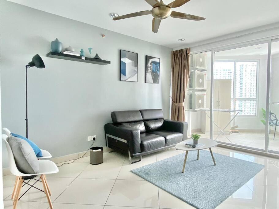 Mansion One Suites - Seaview Modern 2 Bedroom Suites 乔治敦 外观 照片